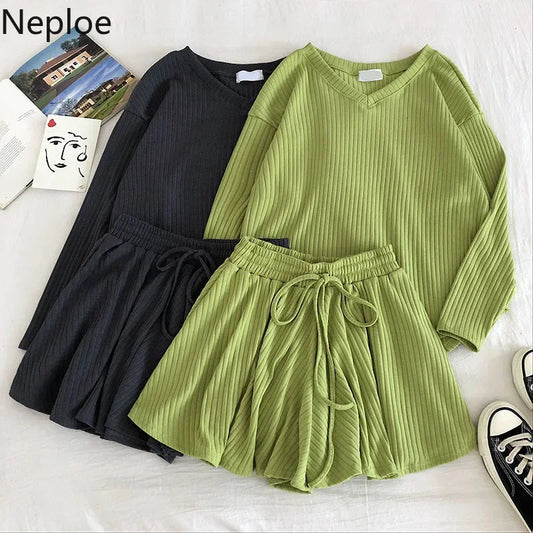 2 Pcs Women Set  Loose Knit Top + High Waist Shorts Wild Suit 48994